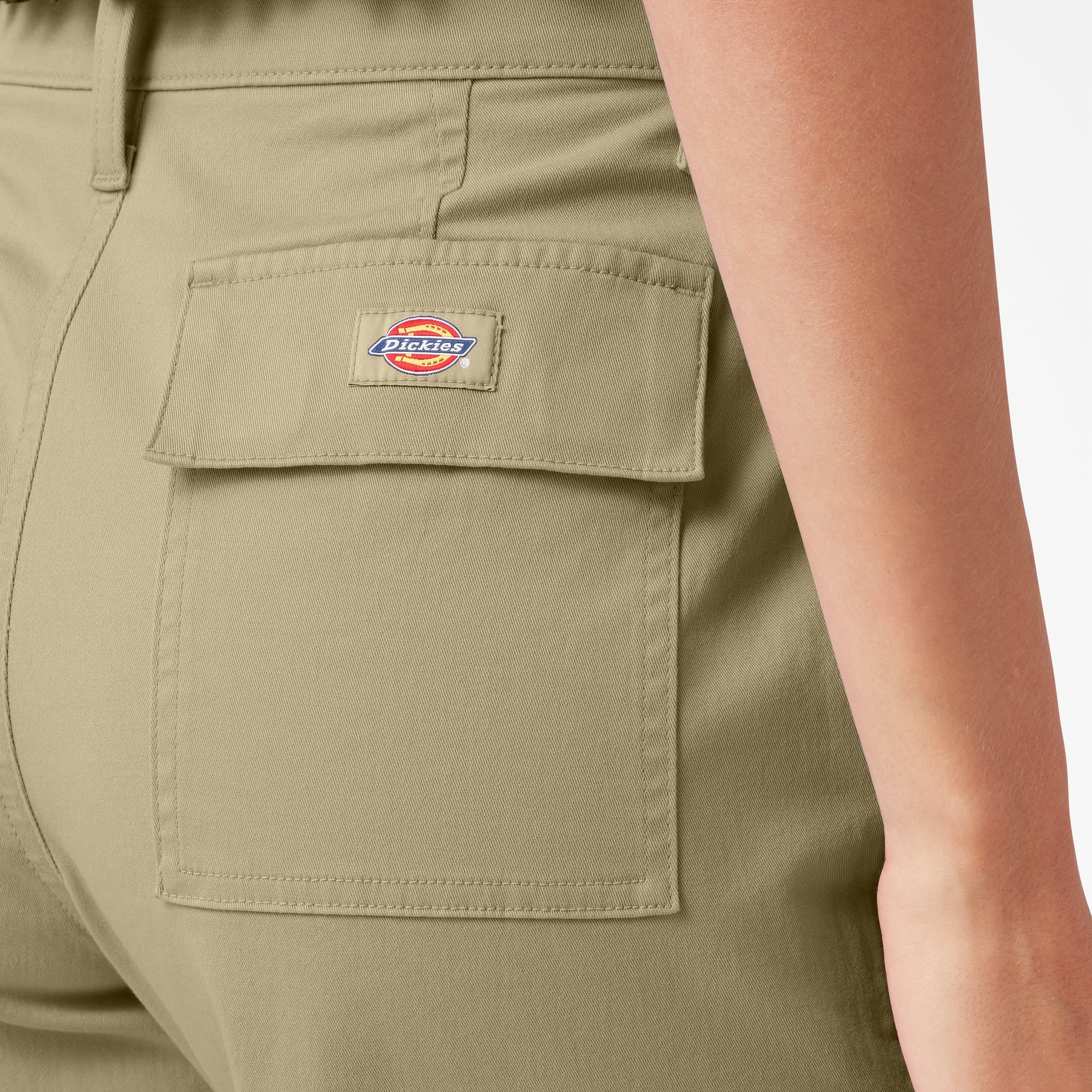 Women's Relaxed Fit Cropped Cargo Pants - Image 5